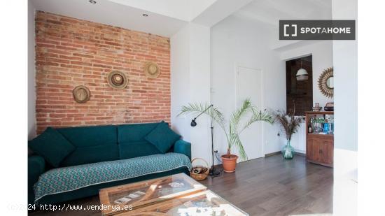 Apartamento entero de 2 dormitorios en Barcelona. - BARCELONA