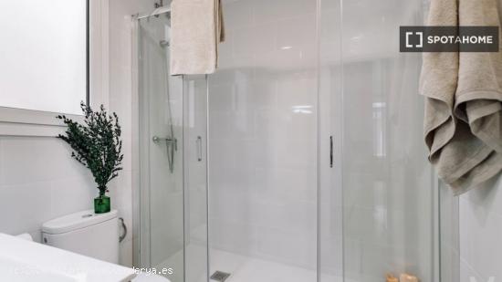 Apartamento de 2 dormitorios en alquiler en Sagrada Familia - BARCELONA