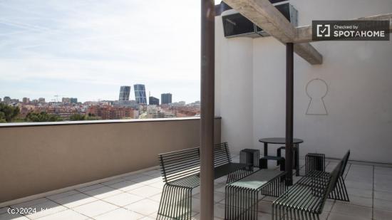 Se alquila habitación en residencia de estudiantes en Madrid - MADRID