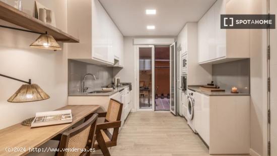 Se alquila piso de 3 habitaciones en Chamberí - MADRID