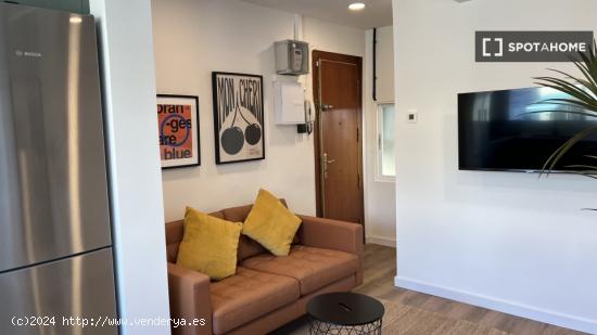 Apartamento de 3 dormitorios en alquiler en L'Hospitalet de Llobregat - BARCELONA