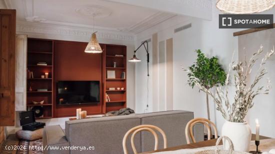 Apartamento de 3 dormitorios en alquiler en Barcelona - BARCELONA