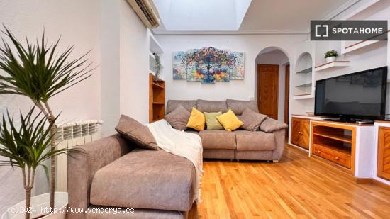 Apartamento de 2 dormitorios en alquiler en Centro - MADRID