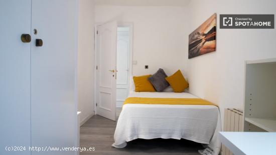 Alquiler de habitaciones en piso de 4 dormitorios en Alcalá De Henares - MADRID