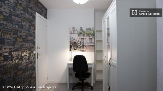 Alquiler de habitaciones en piso de 4 dormitorios en Alcalá De Henares - MADRID