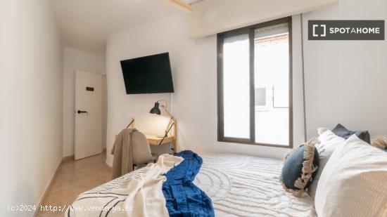 Habitación en piso compartido en barcelona. - BARCELONA