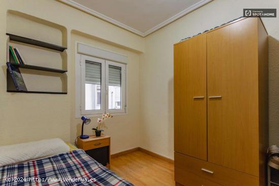  Se alquila habitación en piso de 1 dormitorio en Mislata - VALENCIA 