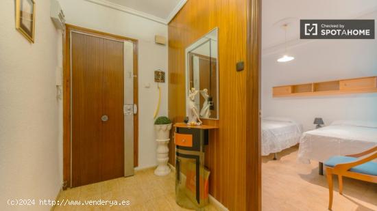 Apartamento de 2 dormitorios en alquiler en Valencia - VALENCIA