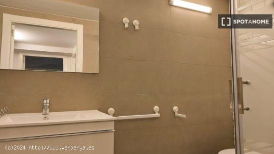 Apartamento de 2 dormitorios en alquiler en Patraix, Valencia. - VALENCIA