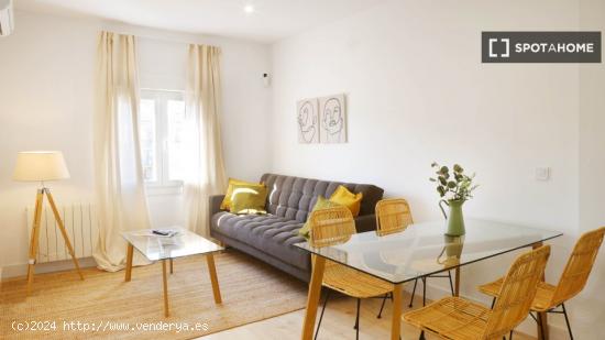 Apartamento entero de 2 dormitorios en Barcelona. - BARCELONA