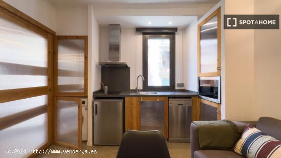 Apartamento entero de 2 dormitorios en Barcelona. - BARCELONA