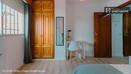 Habitación con encanto en Valencia - VALENCIA