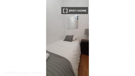 Apartamento de 2 dormitorios en alquiler en Madrid - MADRID