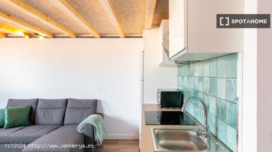 Práctico apartamento amueblado en Plaça Catalana - BARCELONA