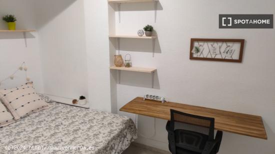 Se alquilan habitaciones en apartamento de 5 dormitorios en Ronda - GRANADA