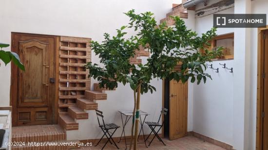 Piso de 4 habitaciones en alquiler en Poblats Maritims, Valencia - VALENCIA