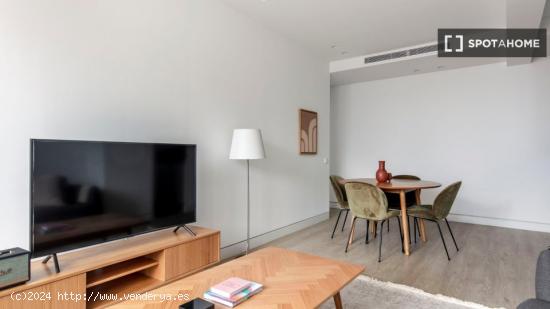 Apartamento de 2 dormitorios en alquiler en Madrid - MADRID