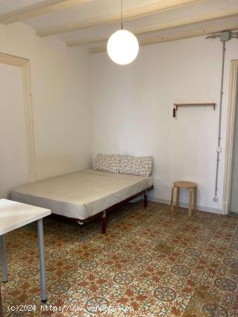  Dormitorio en piso compartido Barcelona - BARCELONA 