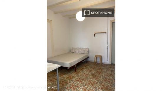 Dormitorio en piso compartido Barcelona - BARCELONA