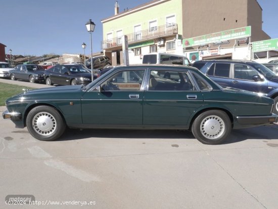 Jaguar Daimler 4.0 de 1991 con 168.011 Km por 9.600 EUR. en Madrid