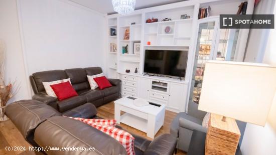 Apartamento de 3 dormitorios en alquiler en Carabanchel - MADRID