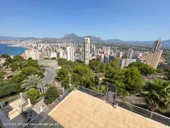 Se vende el chalet de lujo en Rincón de Loix en Benidorm. - ALICANTE