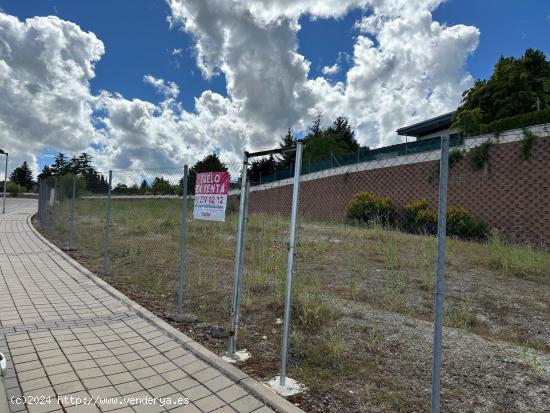 Se vende parcela de  627 m2, en el sector La Cumbre-Valladolid - VALLADOLID