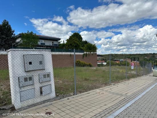 Se vende parcela de  627 m2, en el sector La Cumbre-Valladolid - VALLADOLID