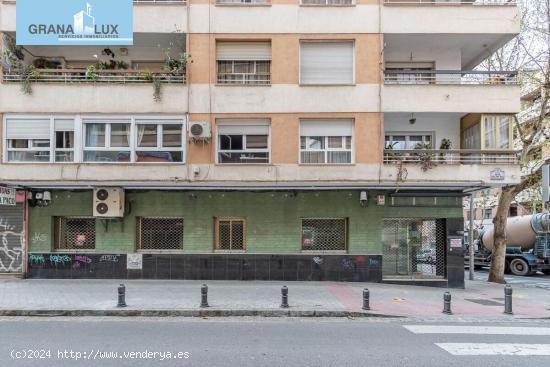 VENTA DE LOCAL COMERCIAL  EN AVENIDA  DOCTOR OLORIZ - GRANADA