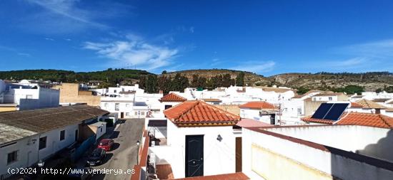  !!! OPORTUNIDAD !!! CASA EN EL CENTRO DE BORNOS - CADIZ 