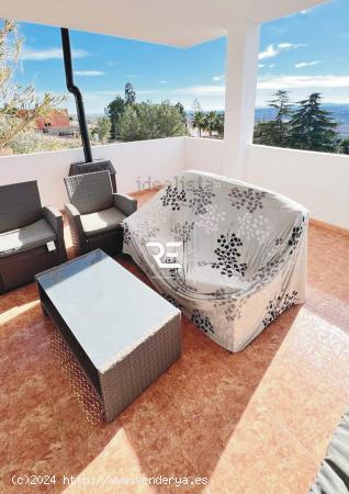 IMPRESIONANTE CHALET INDEPENDIENTE EN CUMBRES DE CALICANTO CON PISCINA Y JARDIN!!! - VALENCIA