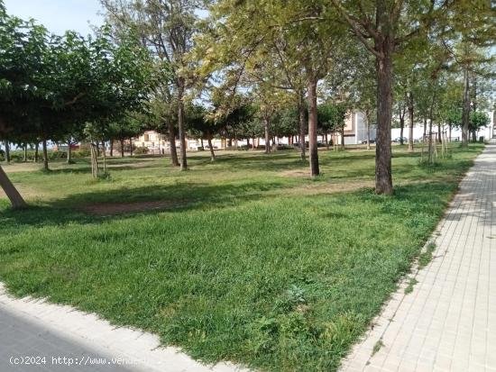 UNA PARCELA URBANA EN VENTA, ZONA RESIDENCIAL DEL ENSANCHE EN BENIMODO C.P. 46291(VALENCIA) - VALENC