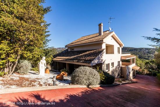 ESPECTACULAR CHALET EN MATADEPERA - BARCELONA