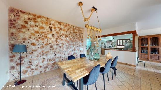 Casa unifamiliar de estilo rústico con encanto y piscina privada en Pòrtol, Marratxí - BALEARES