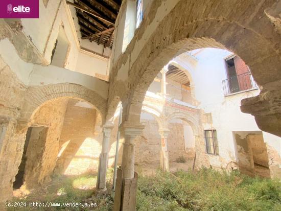  OPORTUNIDAD DE INVERSION MAGNIFICO PALACETE SEÑORIAL  EN EL CENTRO - CADIZ 