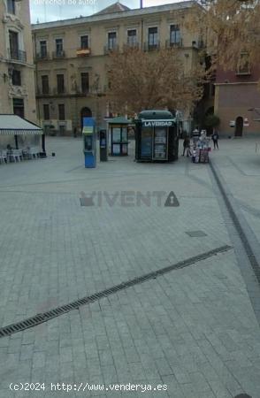 FANTASTICO PISO EN LA PLAZA DE SANTO DOMINGO - MURCIA