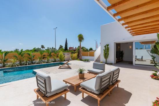 VILLAS DE OBRA NUEVA EN BENIJOFAR - ALICANTE