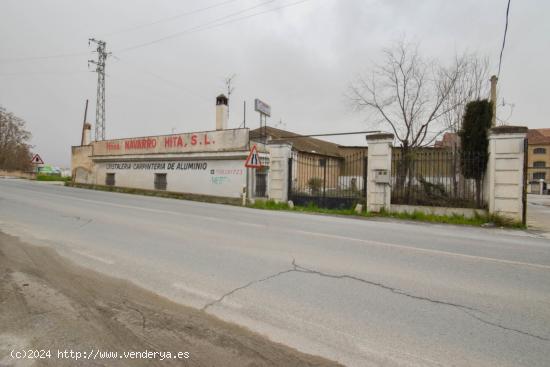 NAVE INDUSTRIAL EN PUENTE DE LOS VADOS CON CASA PARA REFORMAR - GRANADA