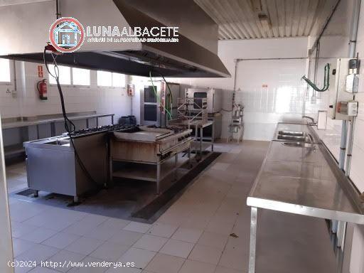 API LUNA AB VENDE NAVE CAMPOLLANO CON COCINA INDUSTRIAL ideal para empresa de CATERING - ALBACETE