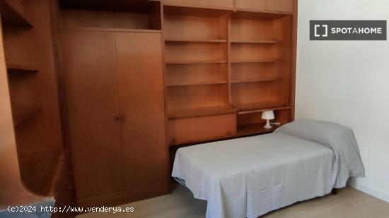 Habitación en piso compartido en L'Hospitalet de Llobregat. - BARCELONA