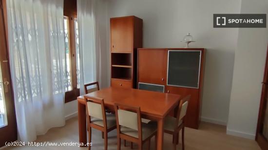 Habitación en piso compartido en L'Hospitalet de Llobregat. - BARCELONA