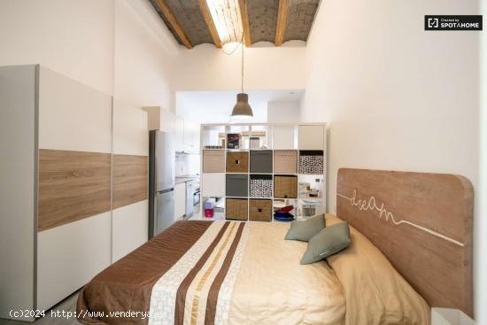  Apartamento de 1 dormitorio en alquiler en Valencia - VALENCIA 