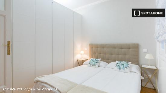 Apartamento de 2 dormitorios en alquiler en Paseo Del Prado - MADRID