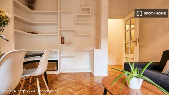 Apartamento de un dormitorio en alquiler en Almagro - MADRID