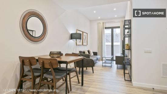 Apartamento entero de 2 dormitorios en Barcelona. - BARCELONA