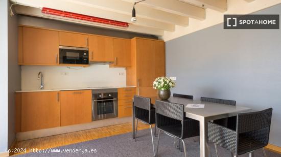 Apartamento entero de 2 dormitorios en Barcelona. - BARCELONA