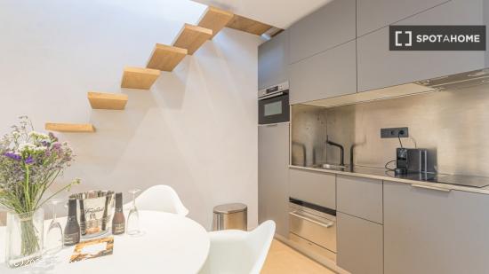 Apartamento entero de 2 dormitorios en Barcelona. - BARCELONA