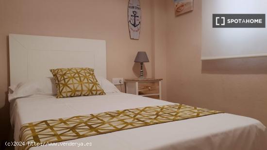 Apartamento de 3 dormitorios en alquiler en El Cabanyal, Valencia - VALENCIA