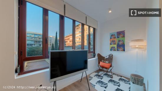 Piso entero de 5 habitaciones en barcelona. - BARCELONA