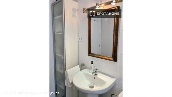 Apartamento entero de 2 dormitorios en Barcelona. - BARCELONA